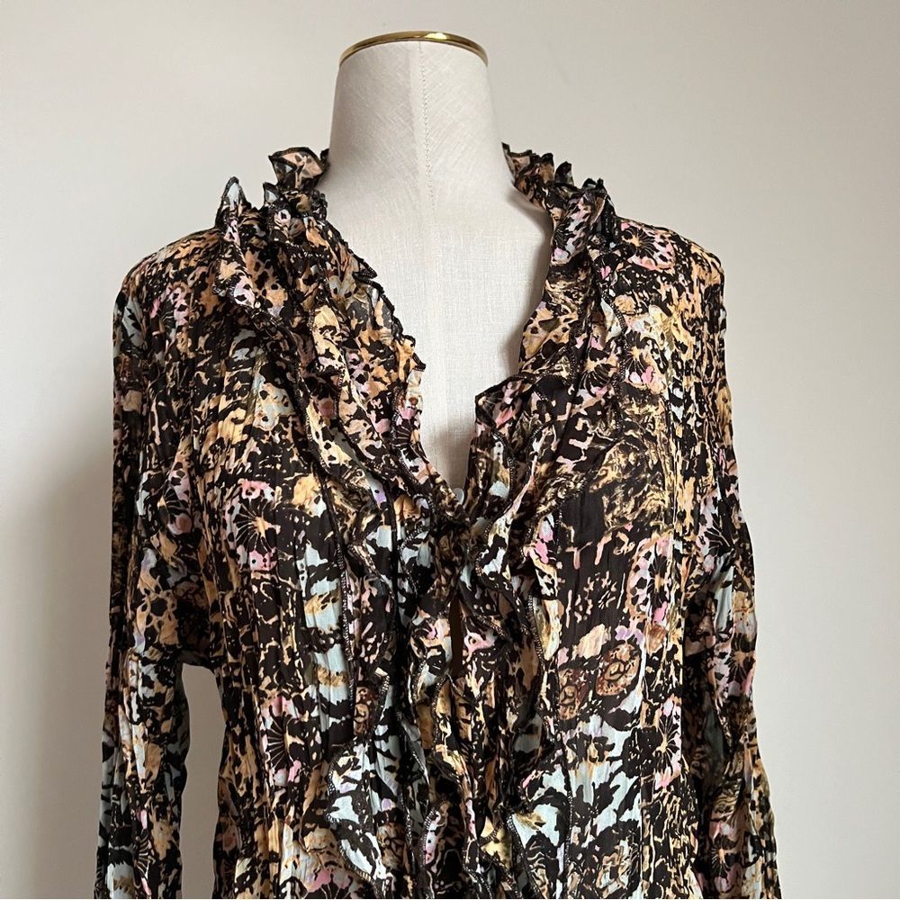 Le Caviar Printed Ruffle Button Up Blouse Size Large - Picture 2 of 7
